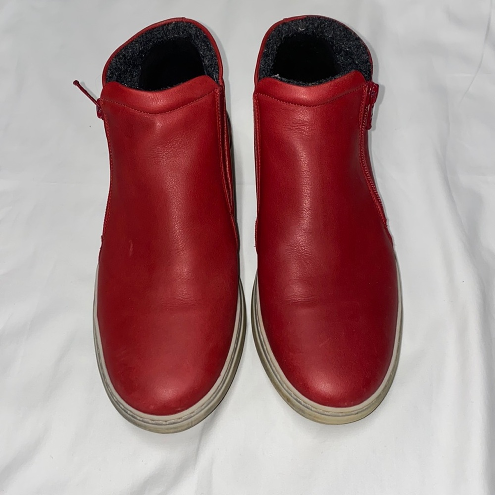 Cloud Footwear red leather ankle boots sz 9